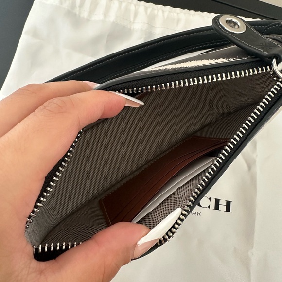 Coach Swinger 20 Purse - Picture 4 of 4